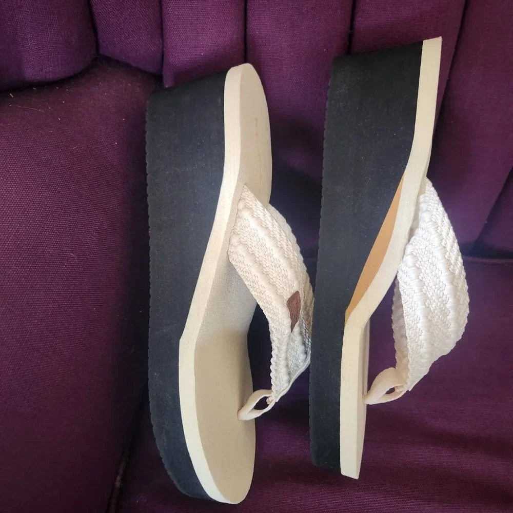 Malida Wedge Sandals NWOT Sz 9 - Picture 2 of 9